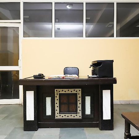 Oyo 28126 Charanpahari Hotel New Delhi Exterior photo