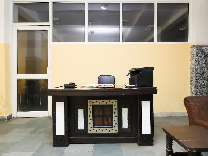 Oyo 28126 Charanpahari Hotel New Delhi Exterior photo