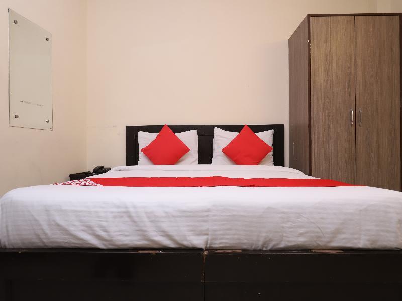 Oyo 28126 Charanpahari Hotel New Delhi Exterior photo